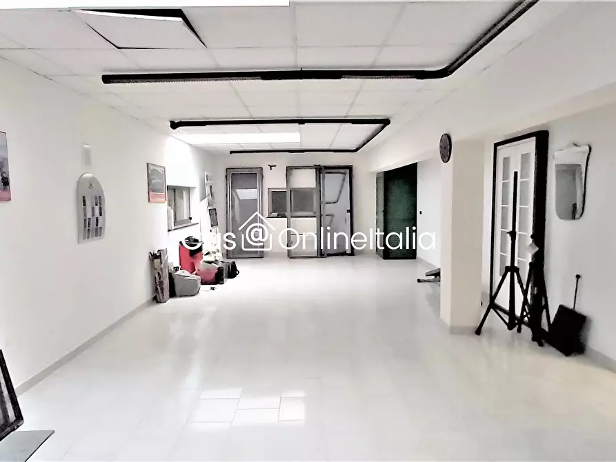 Immagine 11 di Negozio in vendita  in Via Pietro Soriano 22 a Perugia