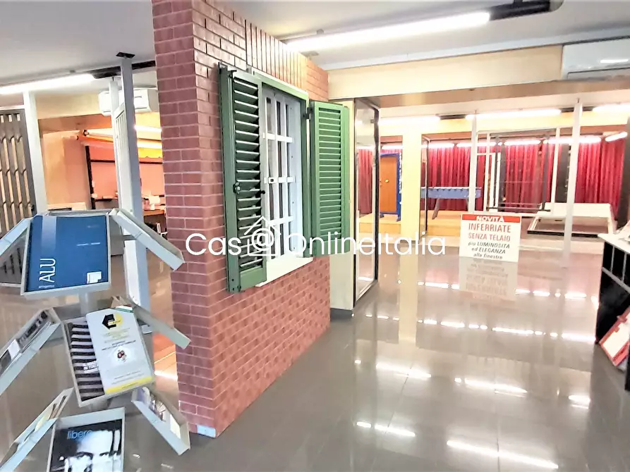 Immagine 3 di Negozio in vendita  in Via Pietro Soriano 22 a Perugia