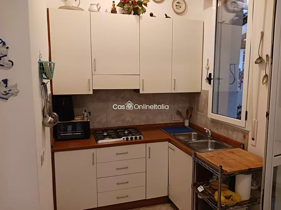 Immagine 5 di Appartamento in vendita  in Via Silvio Pellico a Viareggio