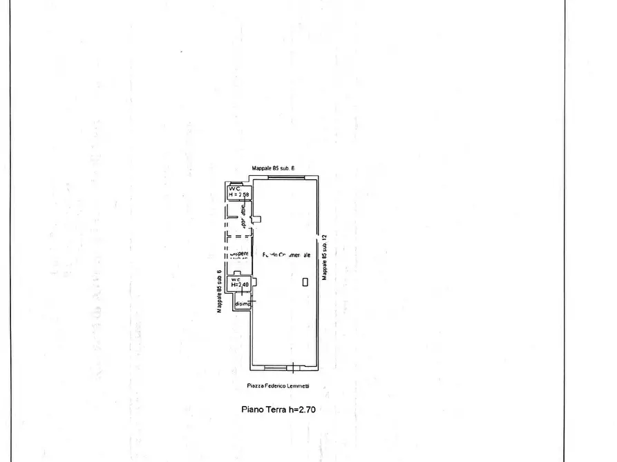 Immagine 18 di Negozio in vendita  in Piazza Lemmetti a Camaiore