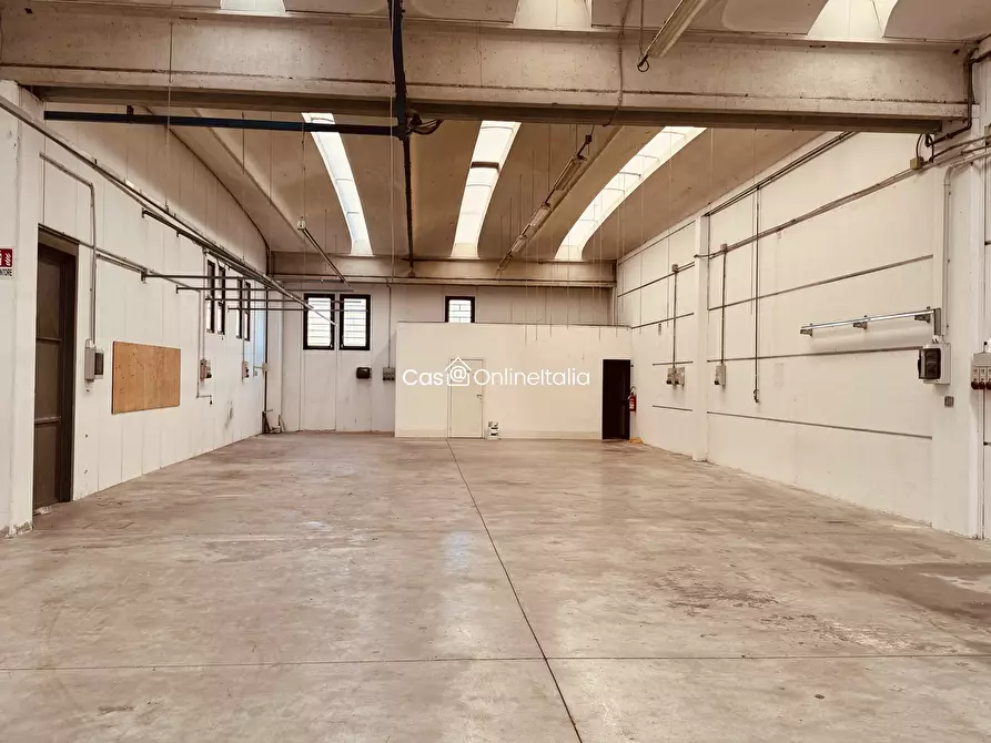 Immagine 8 di Capannone industriale in vendita  in Via Larga 155 a Quarrata