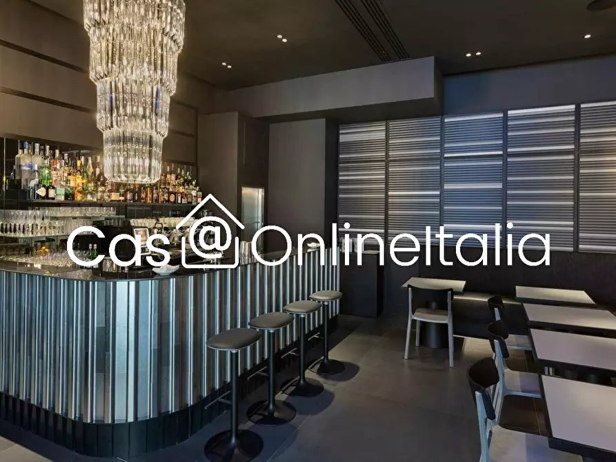 Immagine 11 di Negozio in vendita  in Via Bologna 200 a Prato