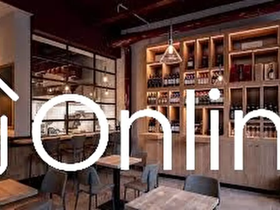 Immagine 21 di Negozio in vendita  in Via Bologna 200 a Prato