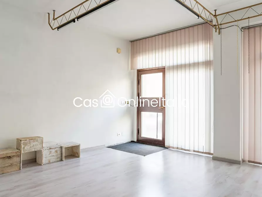 Immagine 16 di Negozio in affitto  in Via Giovanni Costantini 15 a Prato