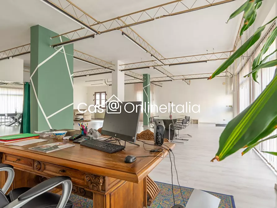 Immagine 8 di Negozio in affitto  in Via Giovanni Costantini 15 a Prato