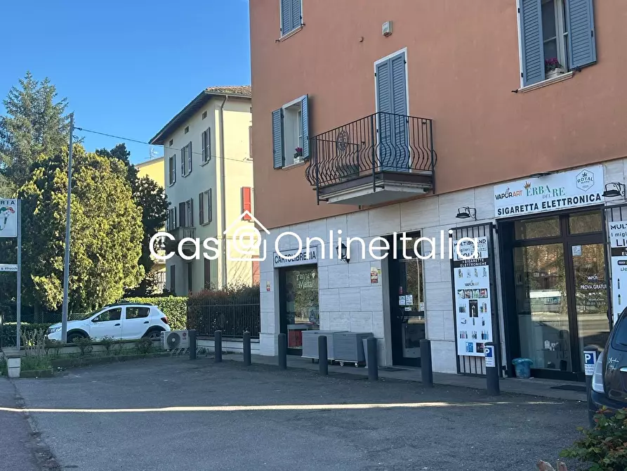 Immagine 2 di Attività commerciale in vendita  in Via Giovanni Amendola 5 a Reggio Nell'emilia