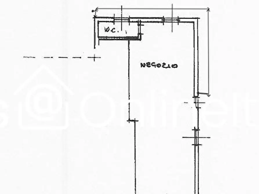 Immagine 15 di Locale commerciale in vendita  in Viale della Repubblica 171 a Prato