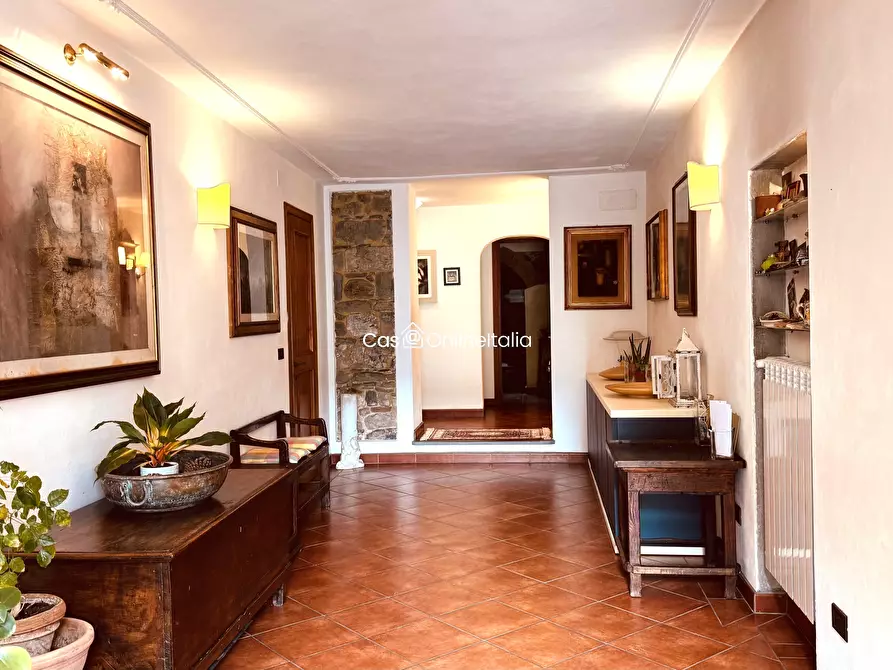 Immagine 1 di Casa indipendente in vendita  in Piazza Baroni 5 a Vaiano