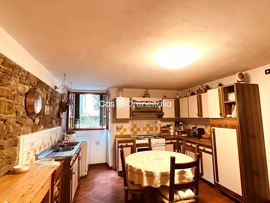 Immagine 8 di Casa indipendente in vendita  in Piazza Baroni 5 a Vaiano