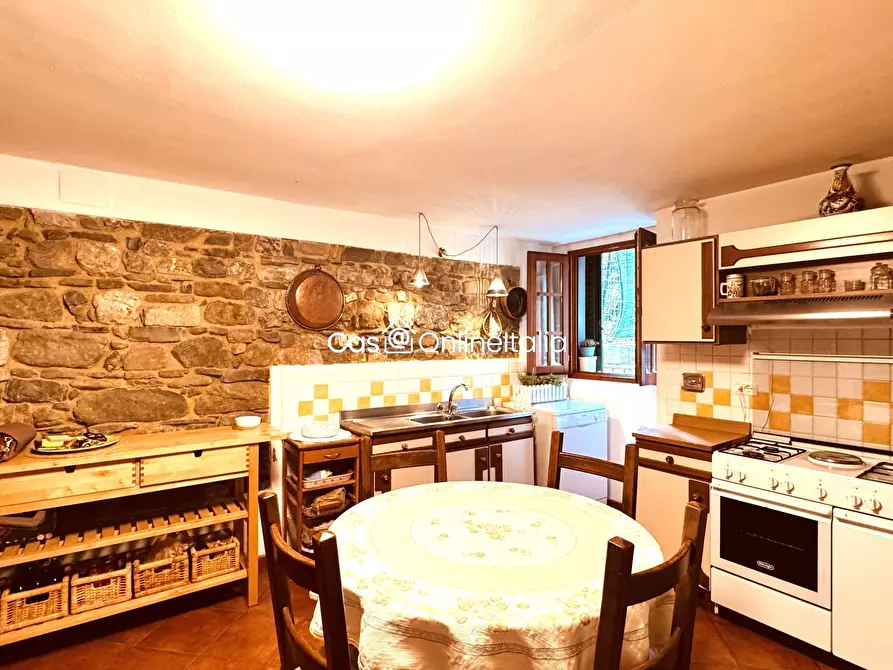 Immagine 9 di Casa indipendente in vendita  in Piazza Baroni 5 a Vaiano