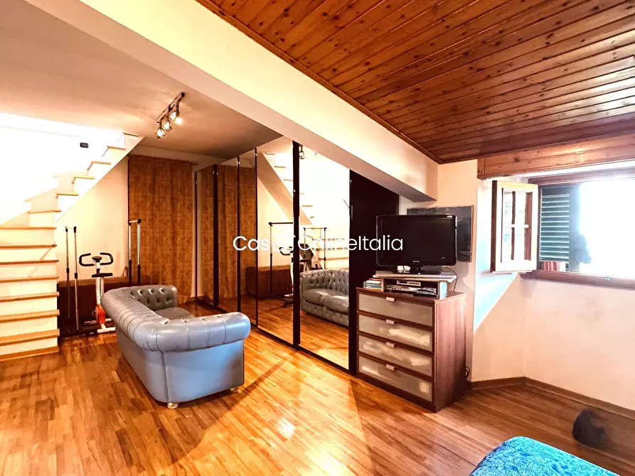 Immagine 19 di Casa indipendente in vendita  in Piazza Baroni 5 a Vaiano