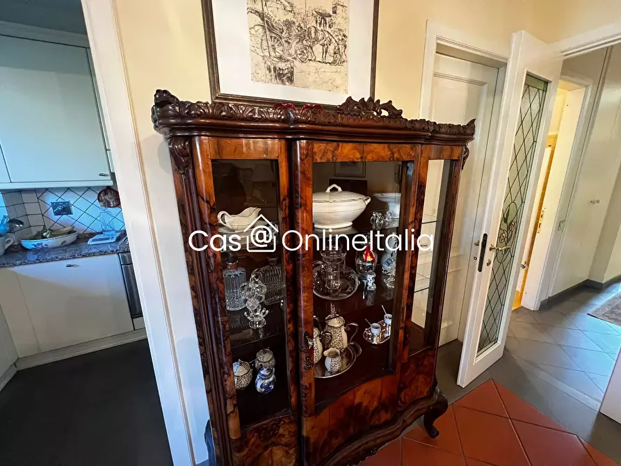 Immagine 2 di Villa in vendita  in Viale Fratelli Cervi 14 a Prato