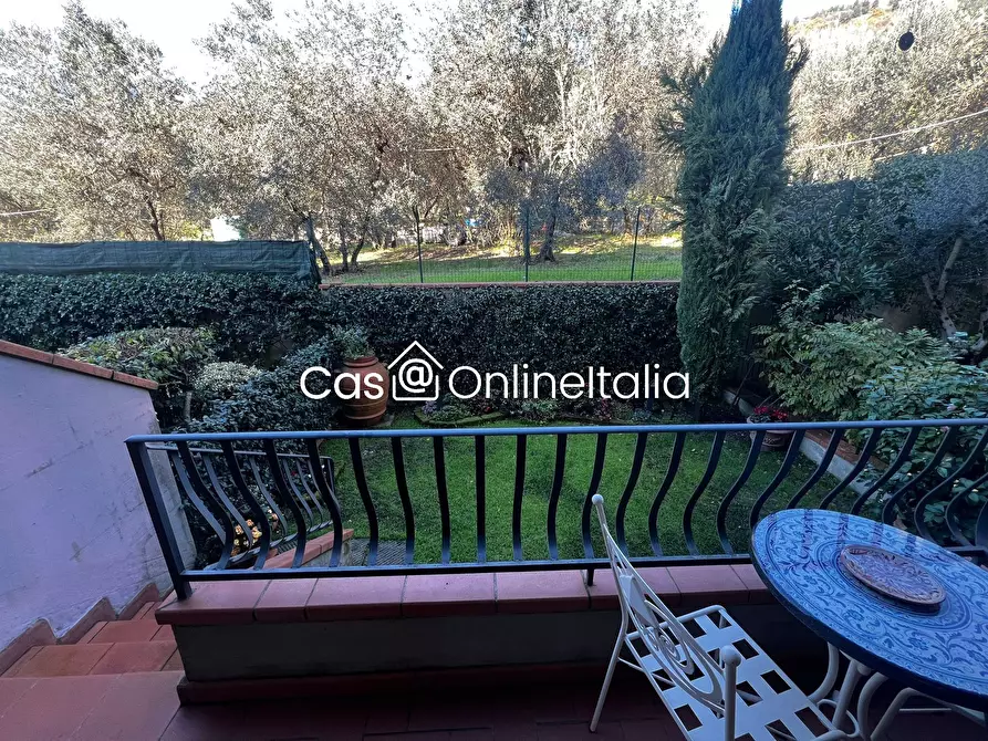Immagine 5 di Villa in vendita  in Viale Fratelli Cervi 14 a Prato