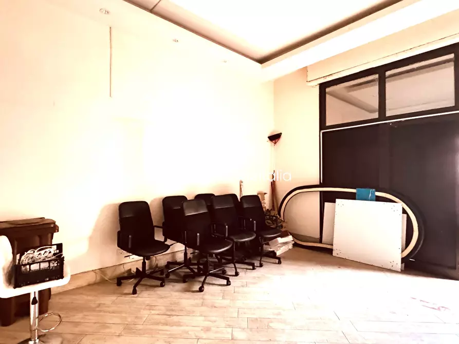 Immagine 6 di Negozio in affitto  in Via Roma 120 a Prato