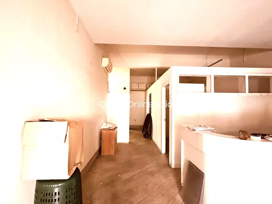 Immagine 10 di Negozio in affitto  in Via Roma 120 a Prato