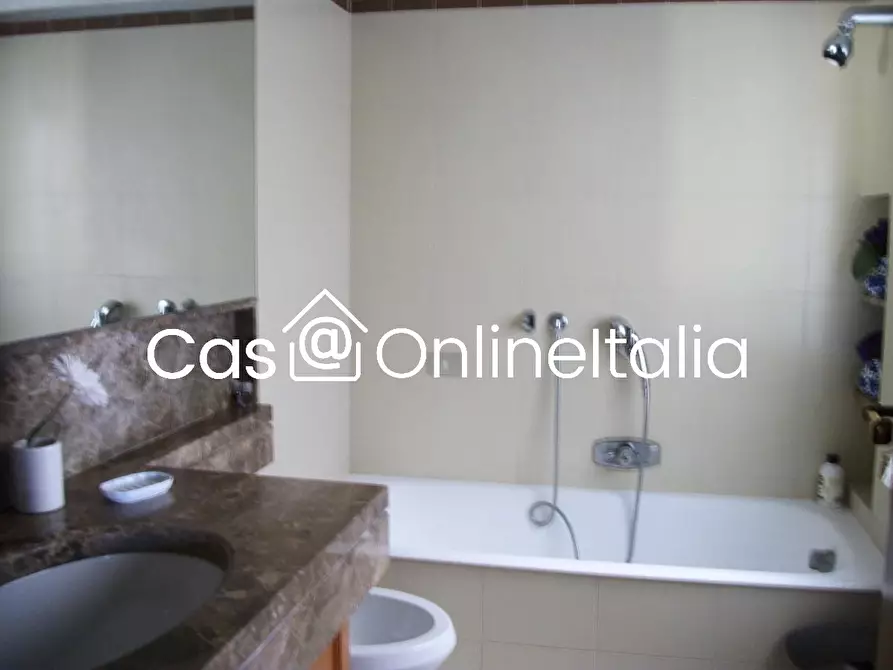 Immagine 12 di Appartamento in affitto  in Viale Alfredo Belluomini a Viareggio