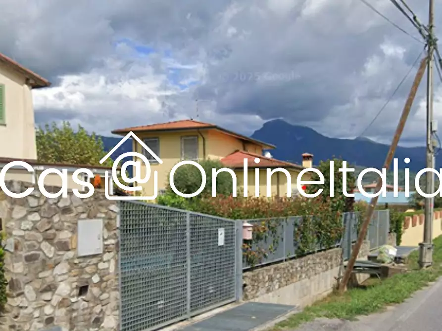 Immagine 1 di Appartamento in vendita  in Via della Carraia 285 a Camaiore