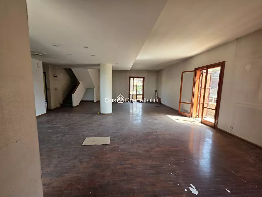 Immagine 3 di Appartamento in vendita  in Via Barriera del Bosco 4 a Gravina Di Catania