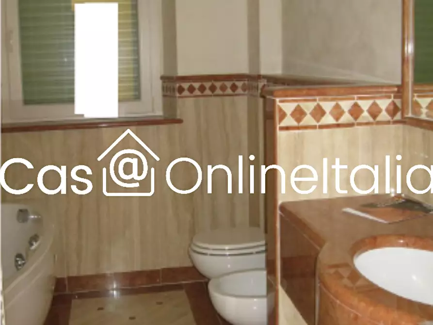 Immagine 3 di Appartamento in vendita  in Via Scutari 17 a Viareggio