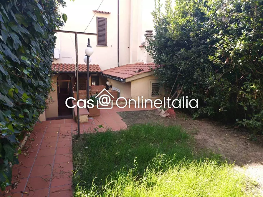 Immagine 34 di Casa indipendente in vendita  in Via Firenze 221 a Prato