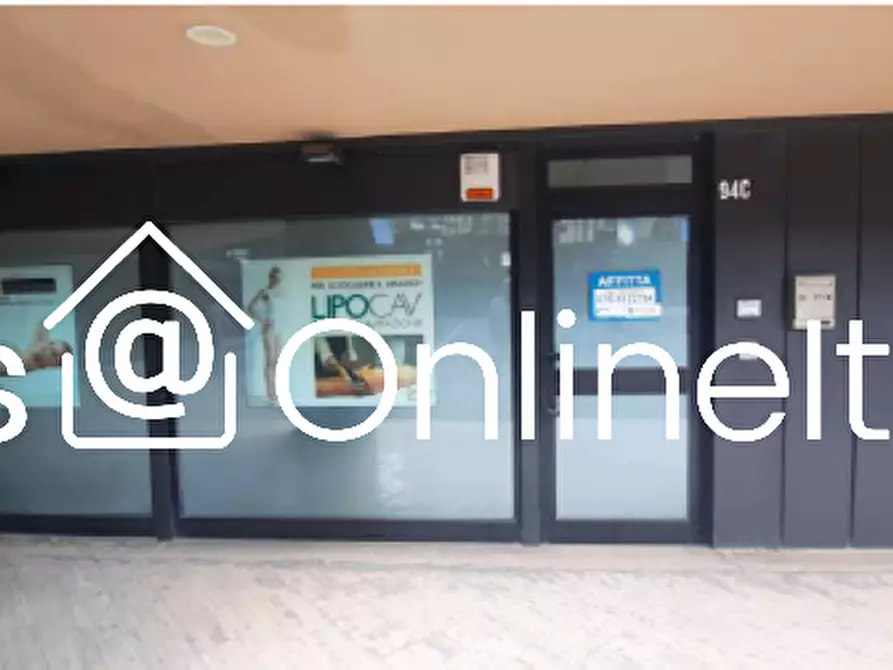 Immagine 11 di Negozio in vendita  in Via Martiri dei Lager 94 a Perugia