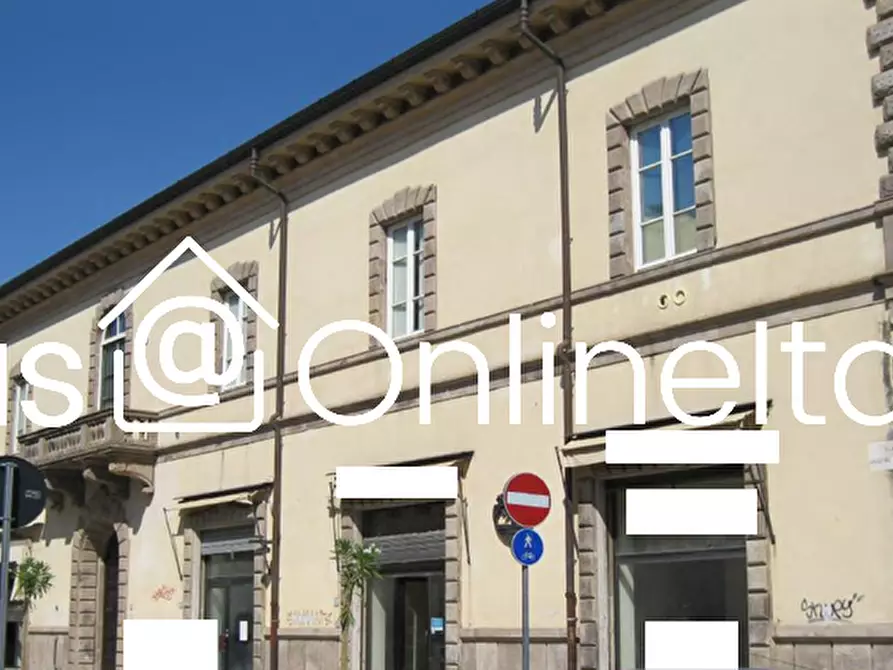 Immagine 3 di Appartamento in vendita  in Via Giuseppe Mazzini 26 a Viareggio