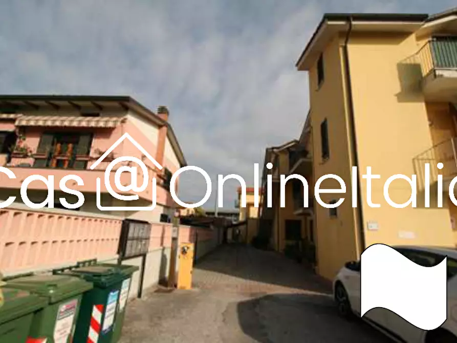 Immagine 5 di Appartamento in vendita  in via di Pulecino 51 a Lucca