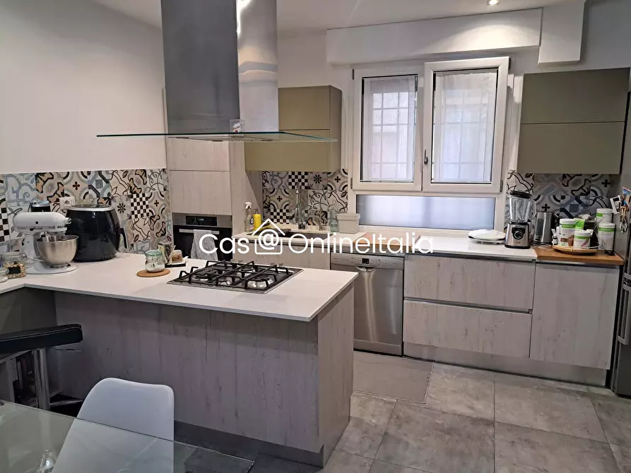 Immagine 2 di Appartamento in vendita  in Via Augusto Borgioli a Prato