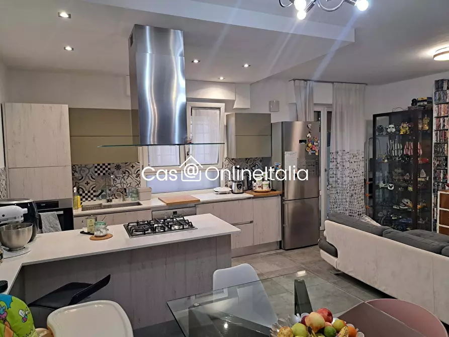 Immagine 3 di Appartamento in vendita  in Via Augusto Borgioli a Prato