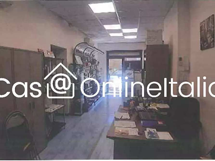 Immagine 4 di Negozio in vendita  in Strada Eugubina 16 a Perugia