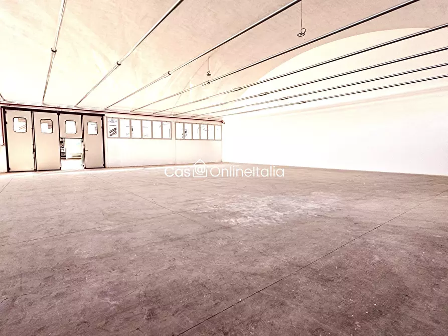 Immagine 1 di Capannone industriale in affitto  in Viale A. Labriola 56 a Montemurlo