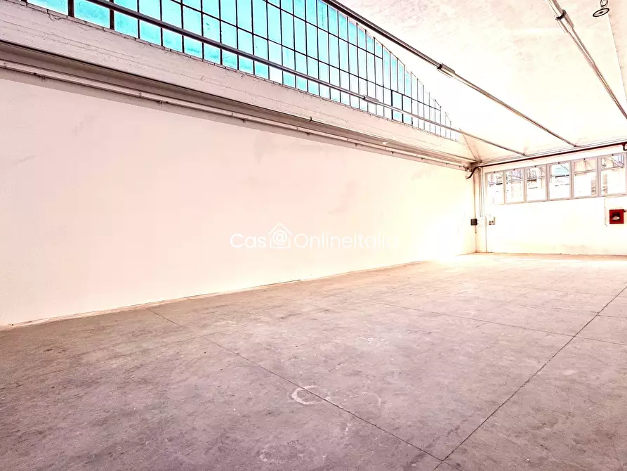 Immagine 5 di Capannone industriale in affitto  in Viale A. Labriola 56 a Montemurlo