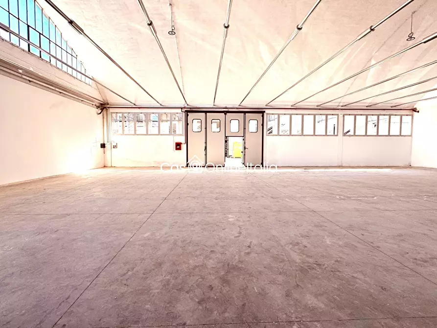 Immagine 6 di Capannone industriale in affitto  in Viale A. Labriola 56 a Montemurlo