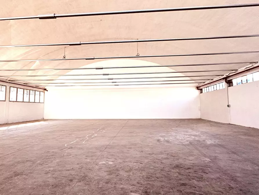 Immagine 7 di Capannone industriale in affitto  in Viale A. Labriola 56 a Montemurlo