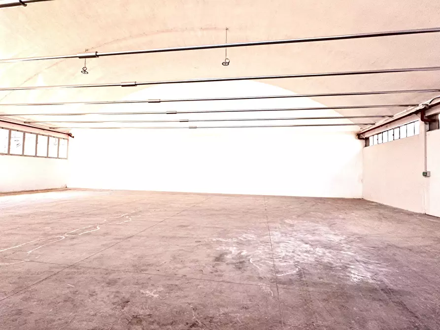 Immagine 11 di Capannone industriale in affitto  in Viale A. Labriola 56 a Montemurlo