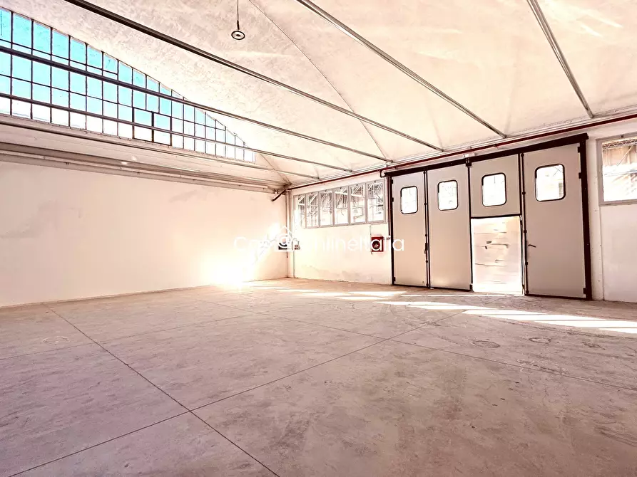 Immagine 16 di Capannone industriale in affitto  in Viale A. Labriola 56 a Montemurlo