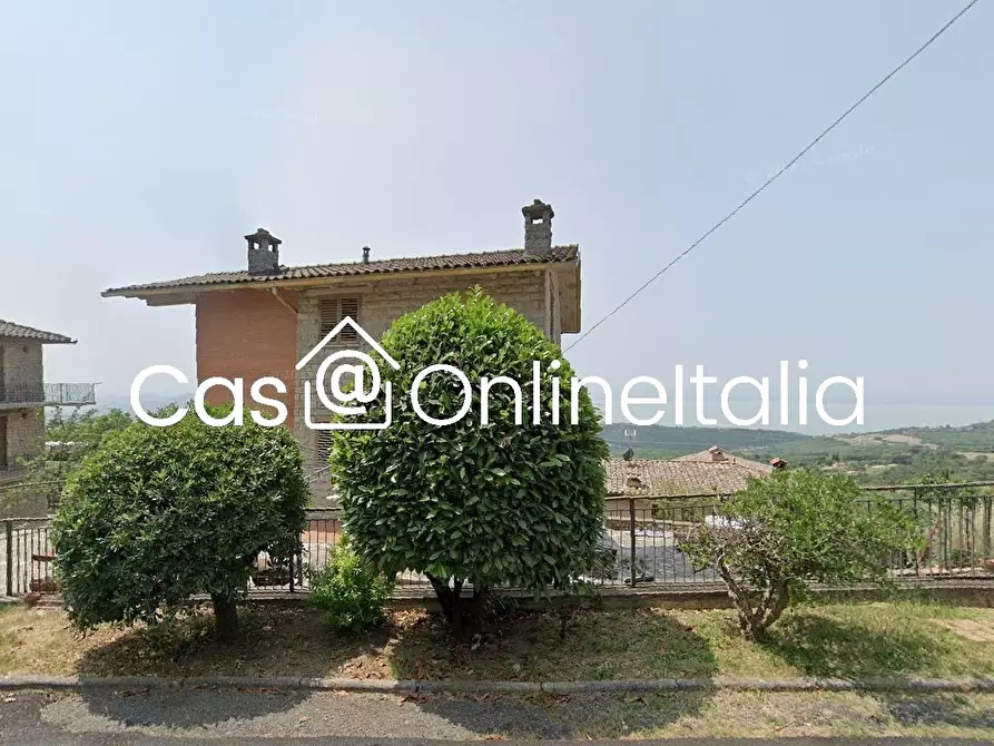 Immagine 1 di Villa in vendita  in Via IV Novembre 4 a Passignano Sul Trasimeno