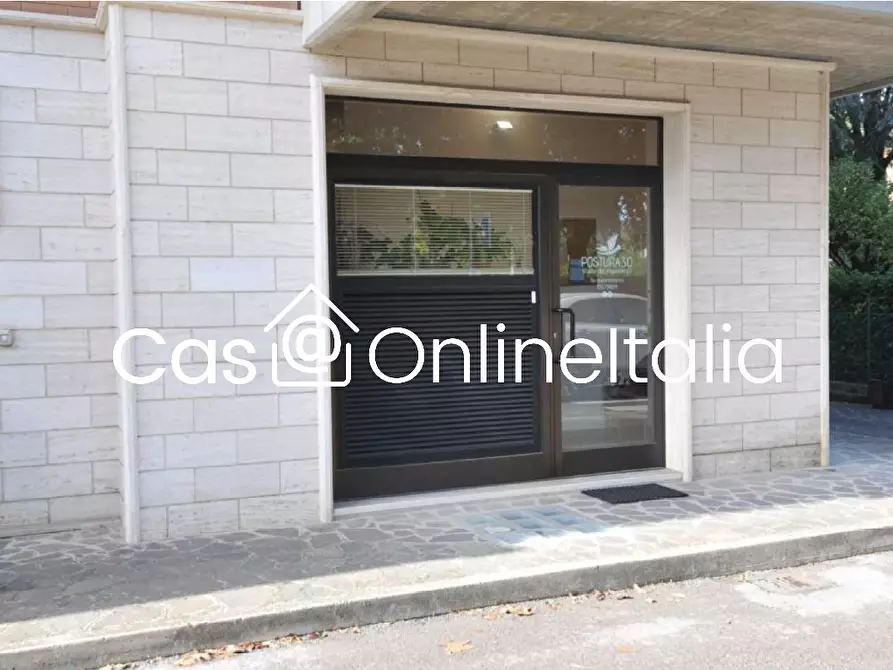 Immagine 8 di Negozio in vendita  in Viale Patrono d'Italia 43 a Assisi