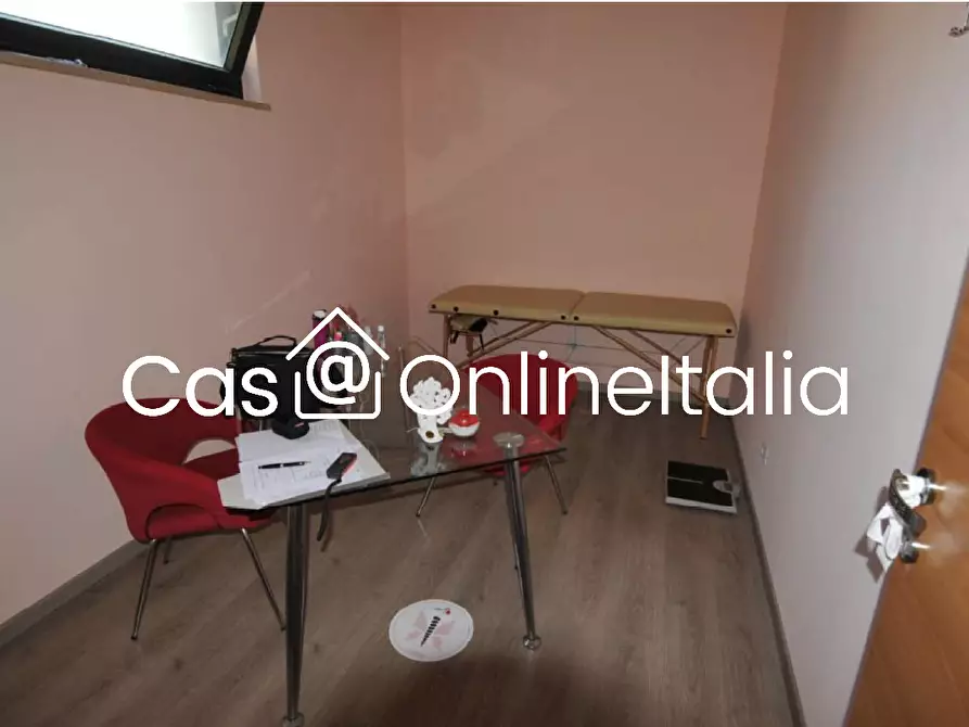 Immagine 9 di Negozio in vendita  in Viale Patrono d'Italia 43 a Assisi