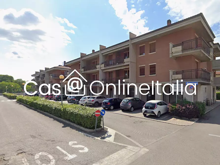 Immagine 3 di Negozio in vendita  in Viale Patrono d'Italia 43 a Assisi