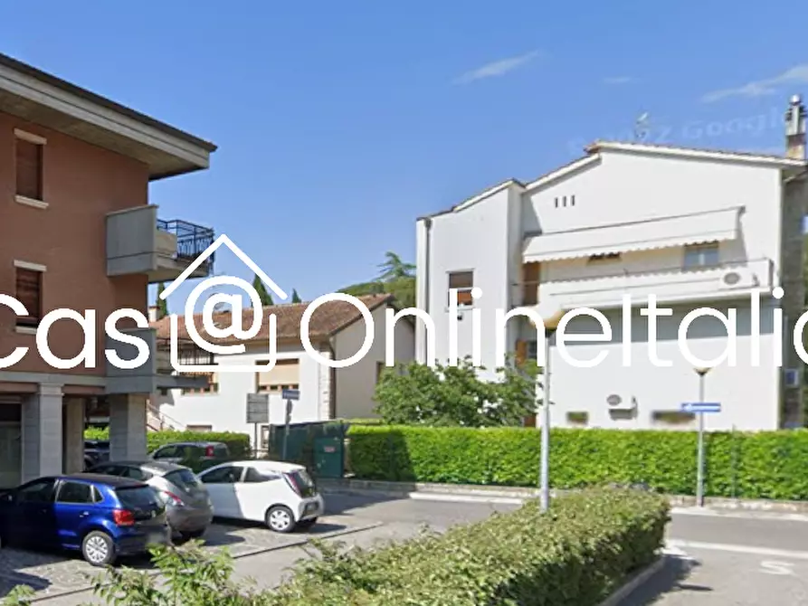 Immagine 7 di Negozio in vendita  in Viale Patrono d'Italia 43 a Assisi