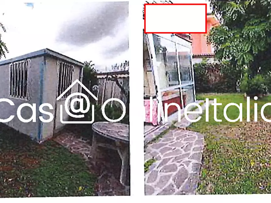 Immagine 6 di Appartamento in vendita  in Via dell'Amore 178 a Lucca