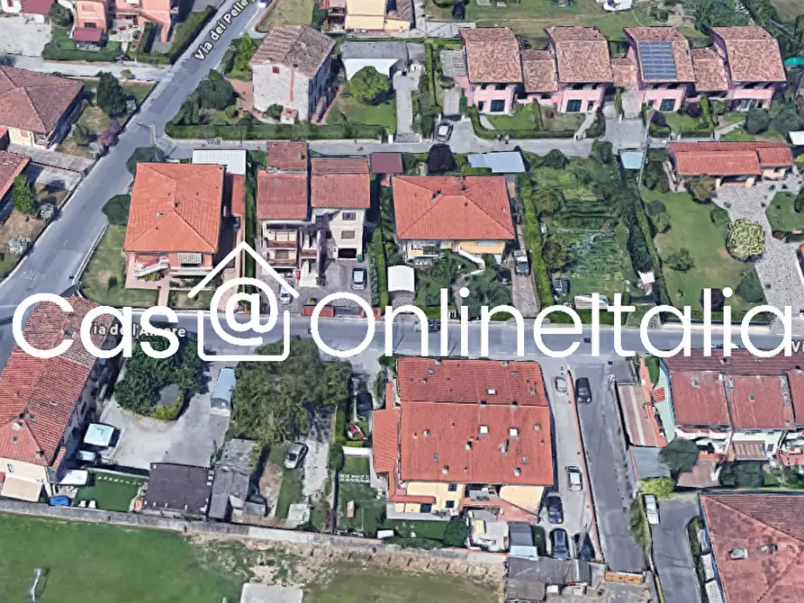 Immagine 9 di Appartamento in vendita  in Via dell'Amore 178 a Lucca