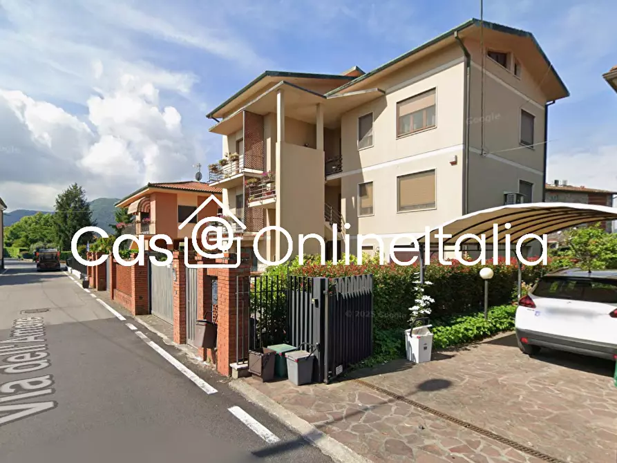 Immagine 7 di Appartamento in vendita  in Via dell'Amore 178 a Lucca