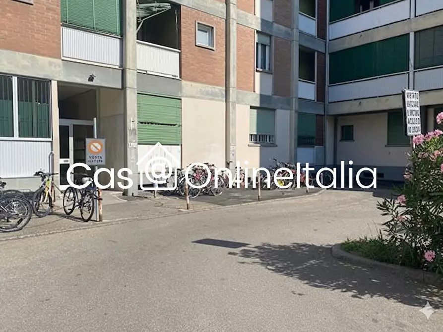 Immagine 2 di Appartamento in vendita  in Via Emilia All'Ospizio 68 a Reggio Nell'emilia