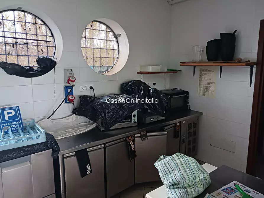 Immagine 17 di Bar / Ristorante in affitto  in Viale Europa a Viareggio