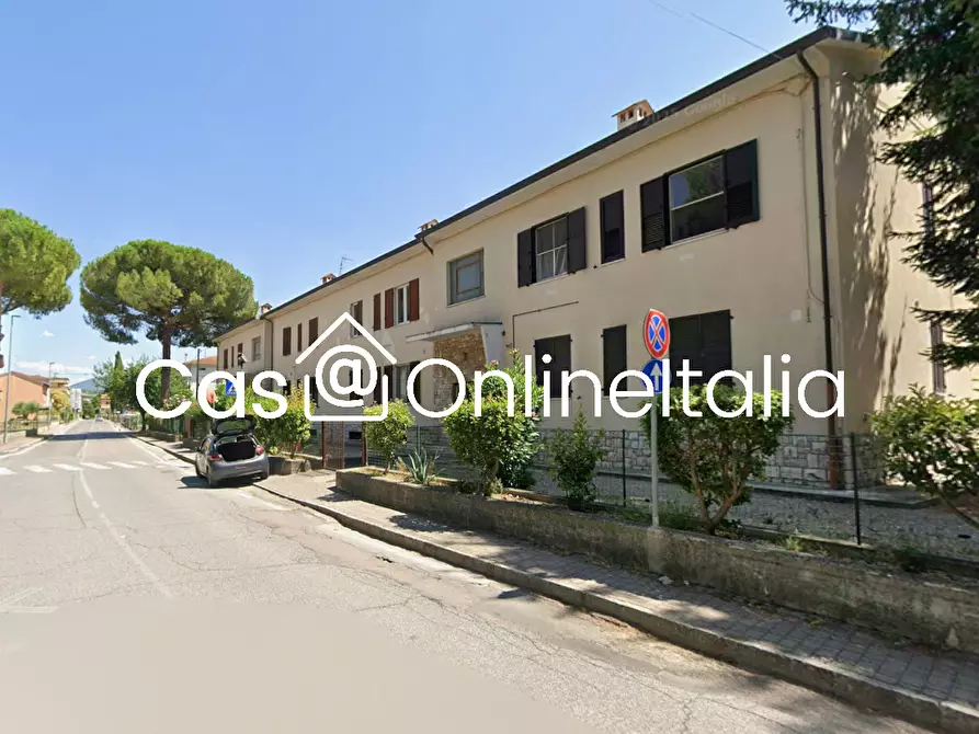Immagine 1 di Appartamento in vendita  in Viale Giacomo Matteotti 37 a Assisi