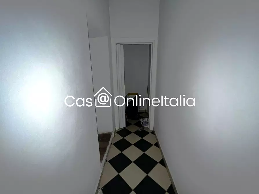 Immagine 8 di Negozio in affitto  in Piazza del Duomo 2 a Prato