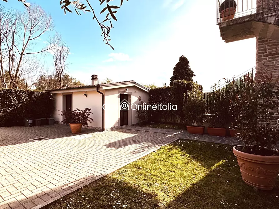 Immagine 1 di Casa indipendente in vendita  in Via Giacomo Matteotti 131 a Agliana