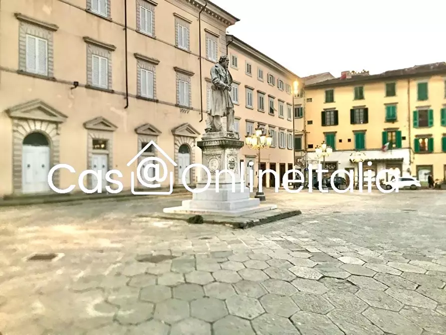Immagine 6 di Negozio in affitto  in Piazza del Duomo 1 a Prato